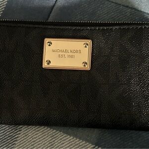 Black Michael kors wallet